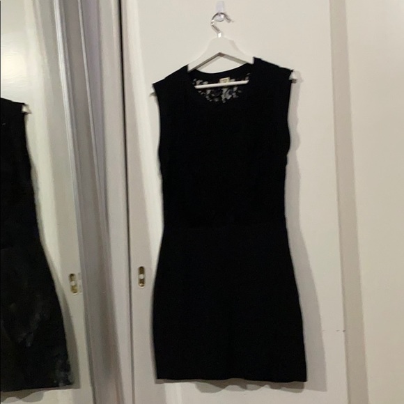 Aritzia - Wilfred little black dress lace & silk - Picture 3 of 14
